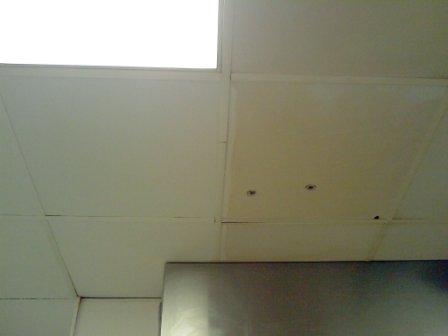 ceiling cleaning in restaurant